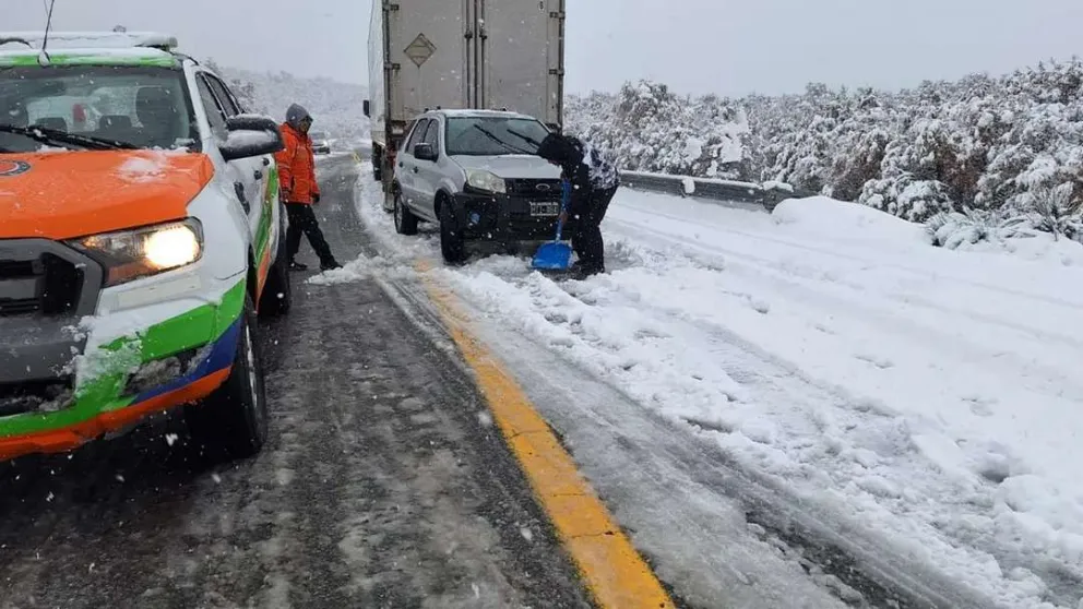 Protección Civil realiza trabajos de asistencia y prevención por la nevada