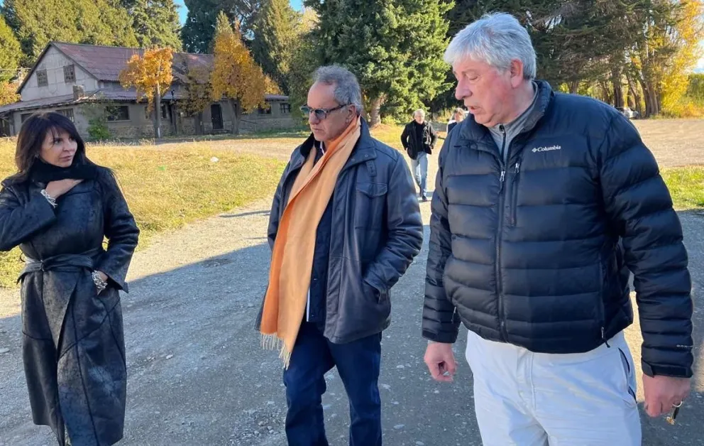 Scioli respaldó el proyecto del natatorio municipal que impulsa Cortés