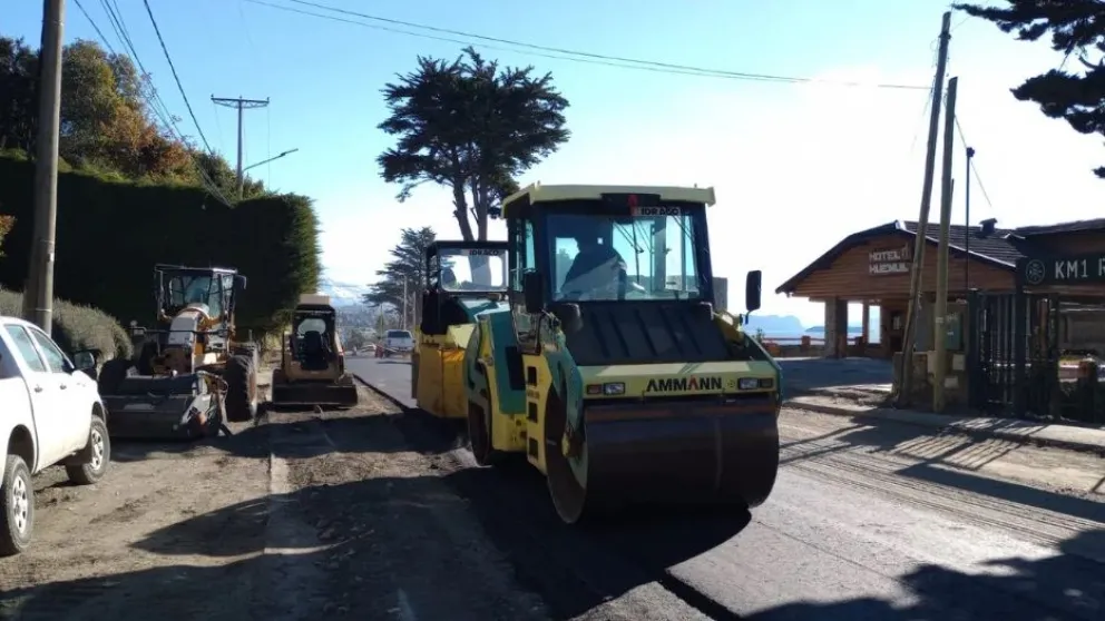Comenzó la repavimentación de 500 metros de la avenida Bustillo