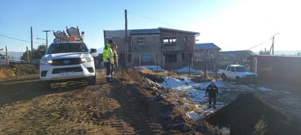 Avanzan en la reparación del corte provocado por maquinaria vial