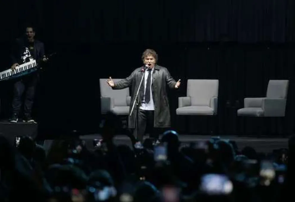 Milei cantó "Panic show" para abrir su acto en el Luna Park