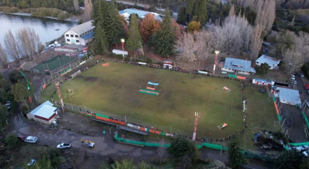 Emotivo abrazo al club Puerto Moreno