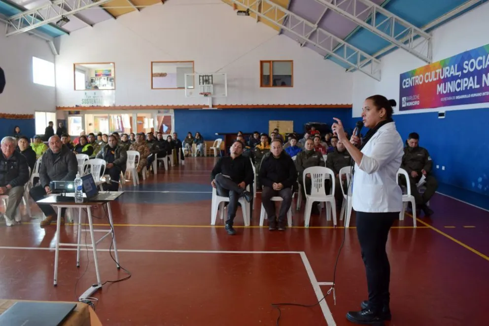 Capacitaron en reglas de tránsito y marco legal para conductores de vehículos oficiales