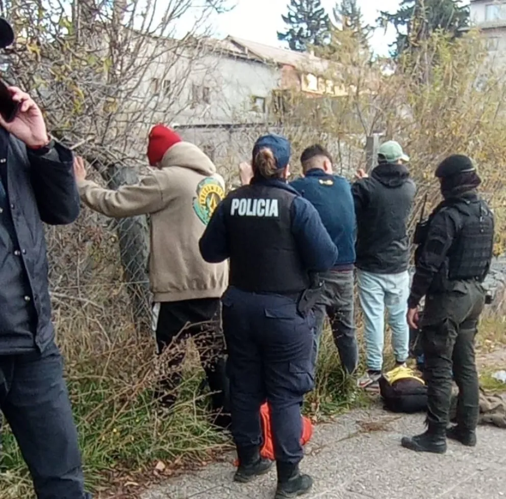 Recuperan instrumental médico que ladrones sustrajeron de un vehículo