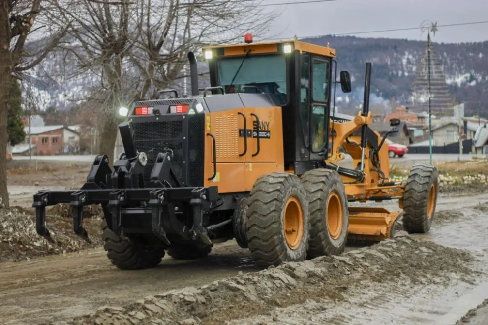 La Delegación Sur estrena nueva maquinaria en las calles del Alto