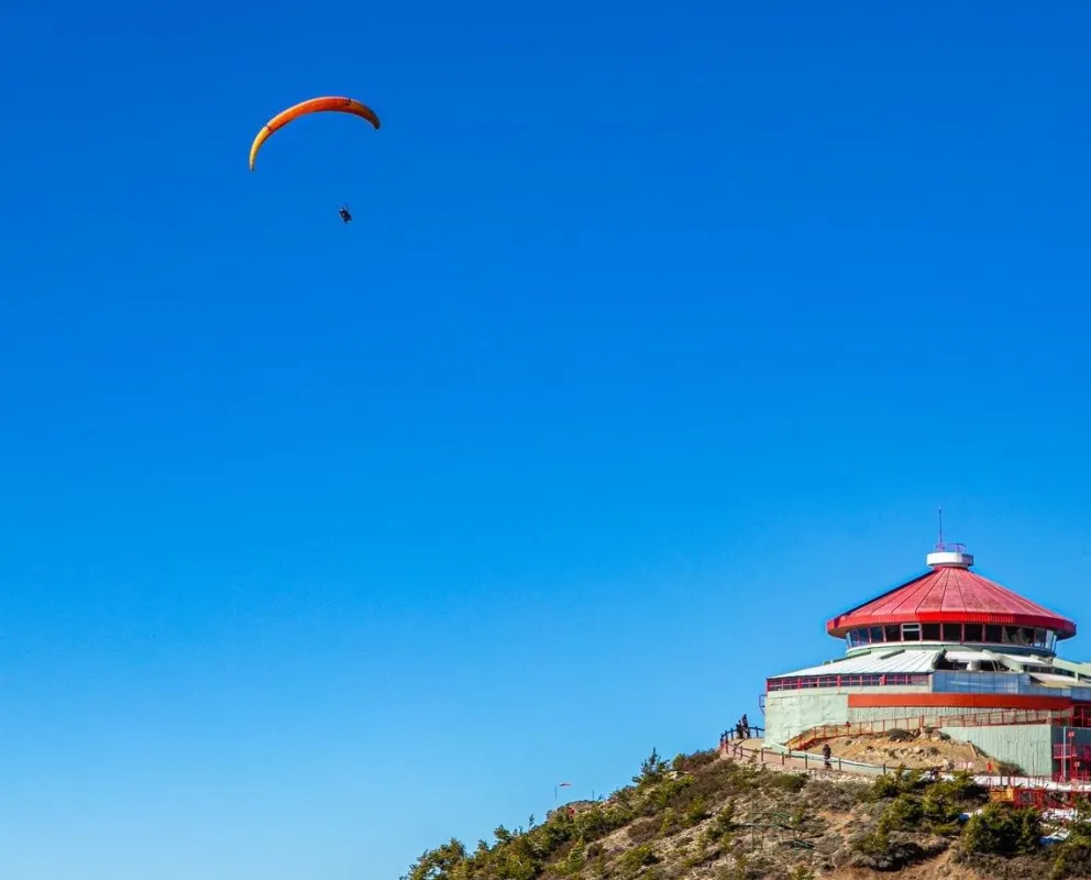 Parapentistas defienden la ordenanza que permite el aterrizaje en el predio del Teleférico