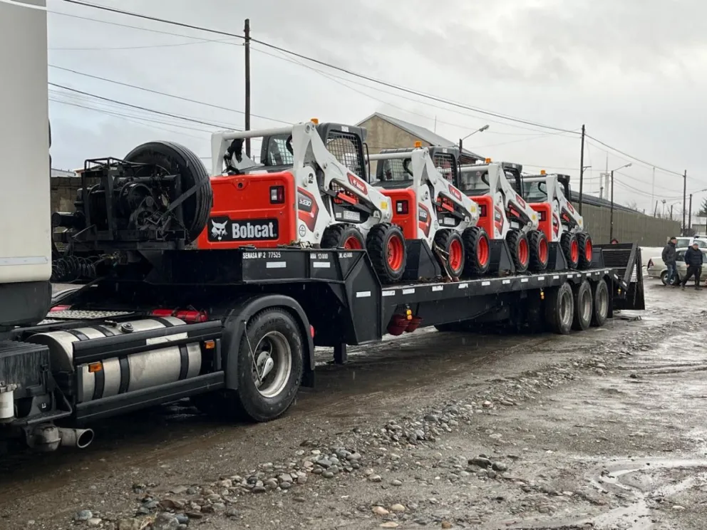 Llegaron más máquinas para la limpieza de las calles en Bariloche