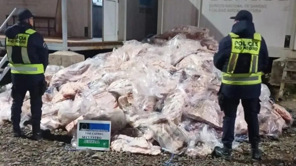 Decomisan 7.500 kilos de carne que ingresaban desde La Pampa a Río Negro