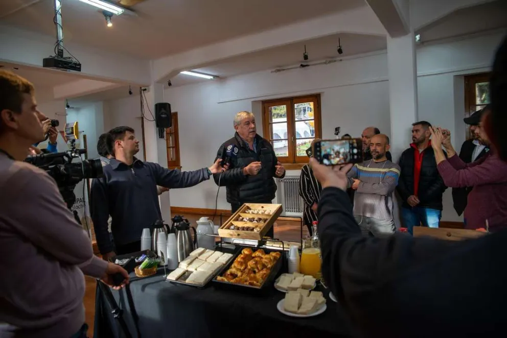 Cortés agasajó este viernes a los periodistas en su día