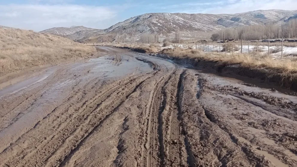 Luego del temporal, realizan mejoras en algunos tramos de la Ruta 23