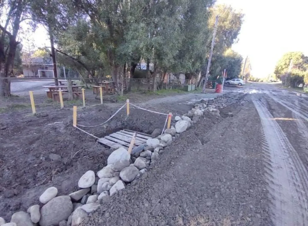 Continúan las mejoras de pluviales en el barrio Pájaro Azul