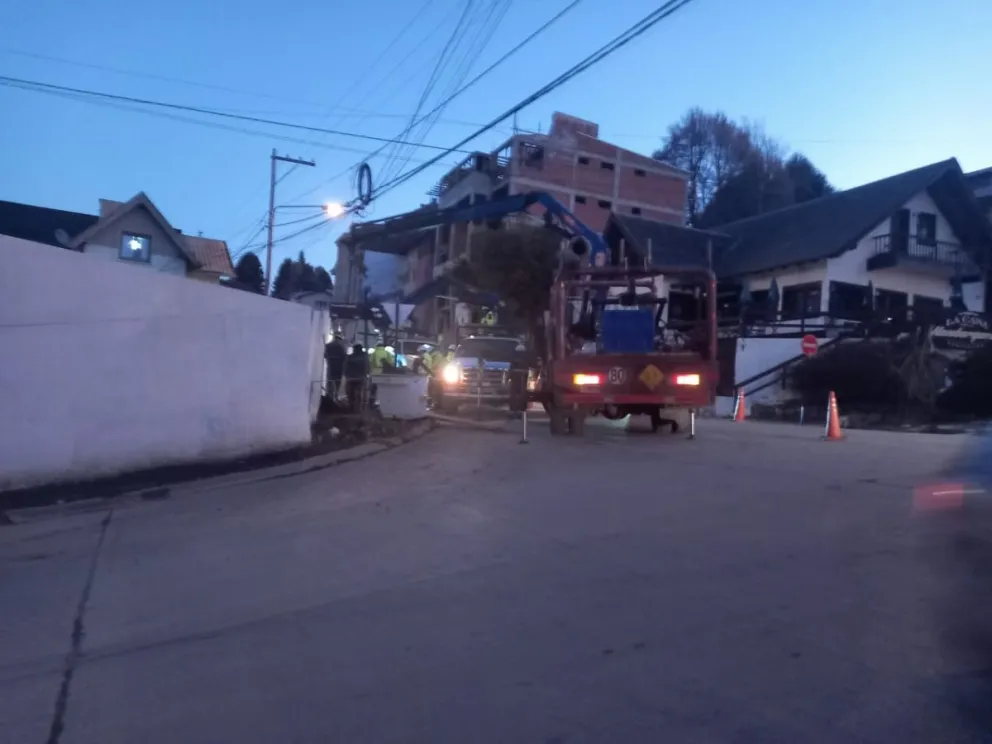 Cuadrillas de la CEB solucionaron una complicada emergencia