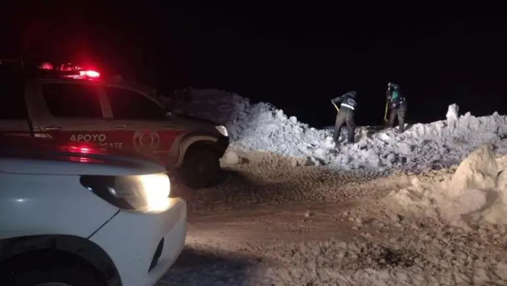 Una familia quedó varada casi 12 horas camino a Villa Pehuenia