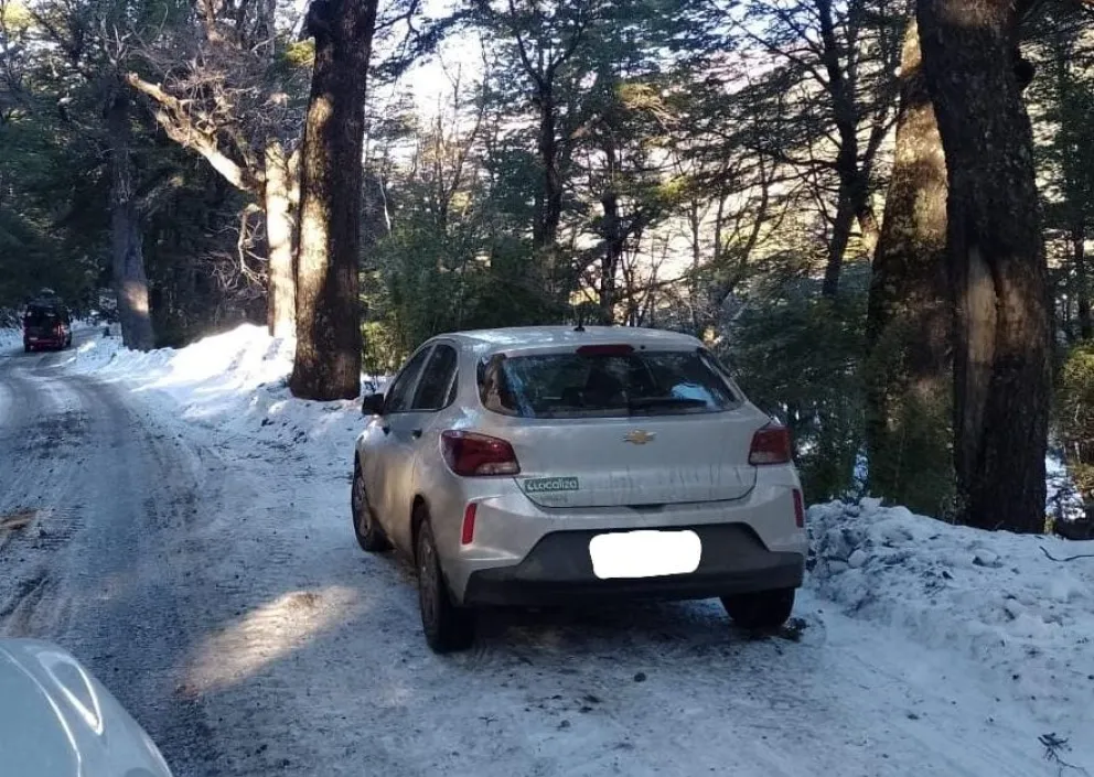 Vehículos bajos intentan ingresar a Tronador ocasionando múltiples inconvenientes 
