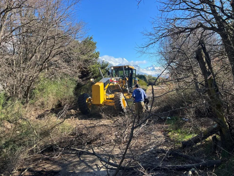 Tránsito: Mejoran la conectividad en el barrio Lago Moreno