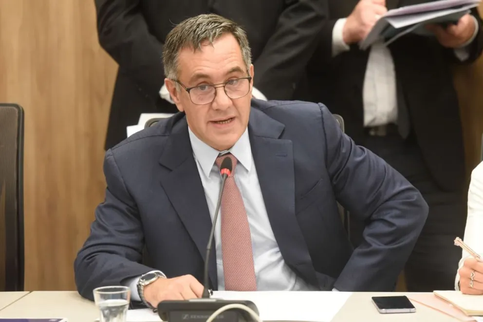 Finocchiaro: "No hay plan estratégico de educación que sirva si las escuelas cierran por paros"