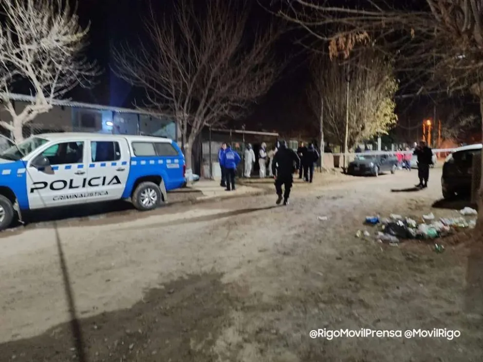 Trágico incendio en Neuquén: murió una joven madre y su hijo está grave