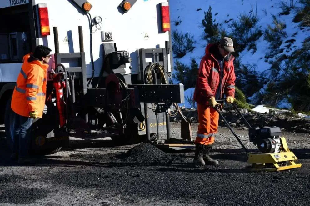Vialidad Nacional realiza tareas de bacheo en la RN 40