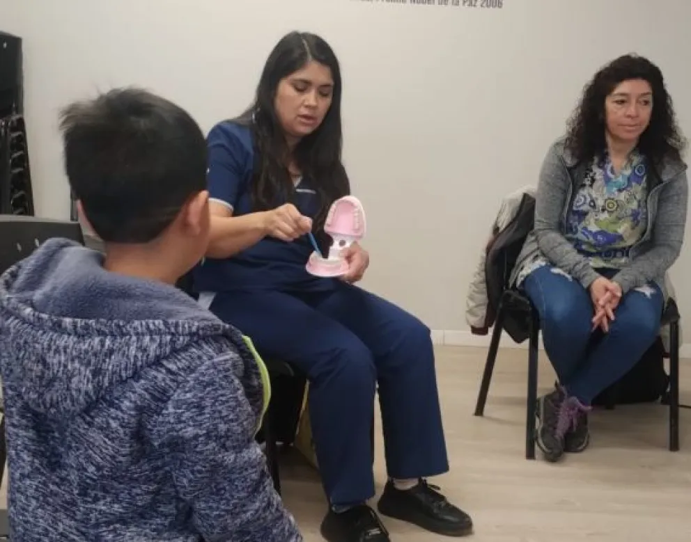 Brindaron una charla sobre higiene bucal, prevención y cuidados para niños