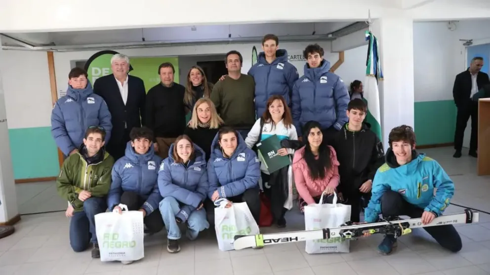 Becas Deportivas: la Provincia entregó reconocimientos a deportistas de Bariloche y Dina Huapi