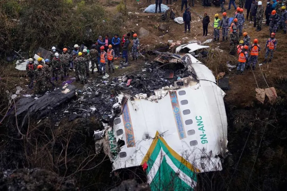 Tragedia en Nepal: se estrelló un avión y murieron 18 personas