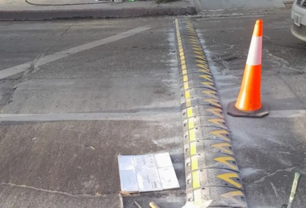 Instalaron reductores de velocidad en 12 de Octubre y Los Ñires