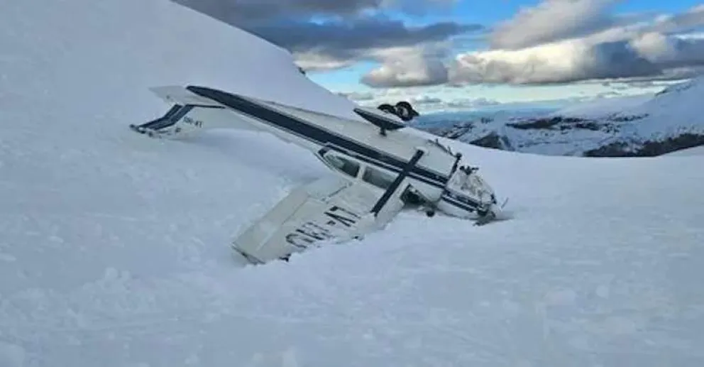 Una avioneta se estrelló en Cerro Chapelco: un herido grave