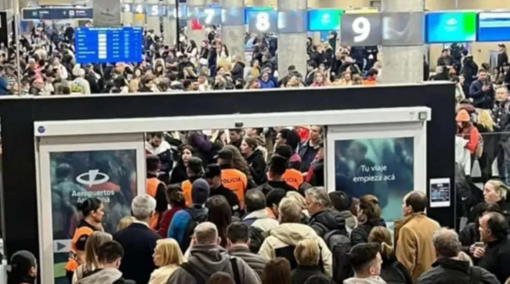 Tensión en Aeroparque por medida de fuerza de maleteros