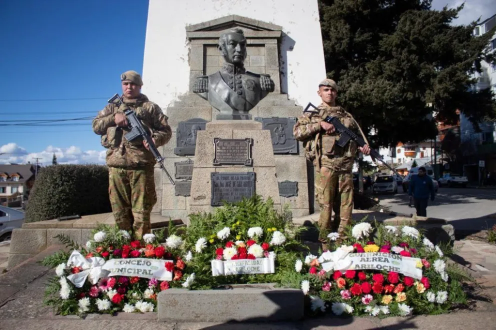 Homenaje a San Martín en Bariloche: Autoridades y vecinos presentes