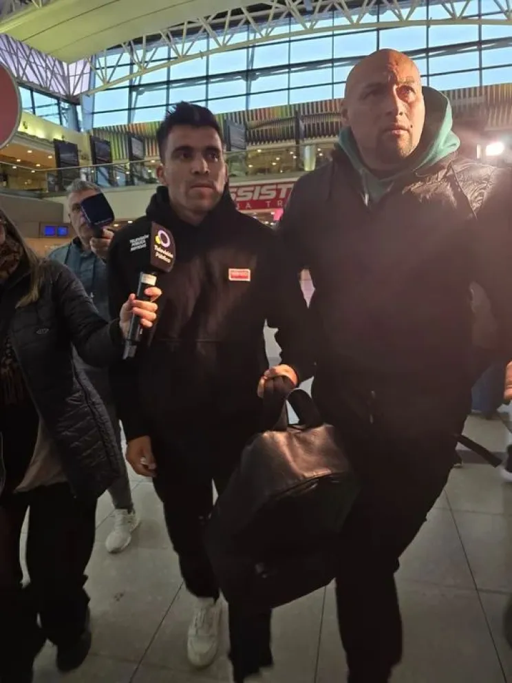 El “Huevo” Acuña llegó a la Argentina para sumarse a River