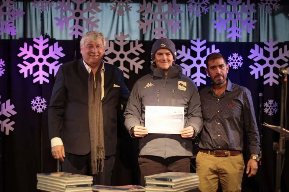 Deportistas olímpicos invernales fueron homenajeados