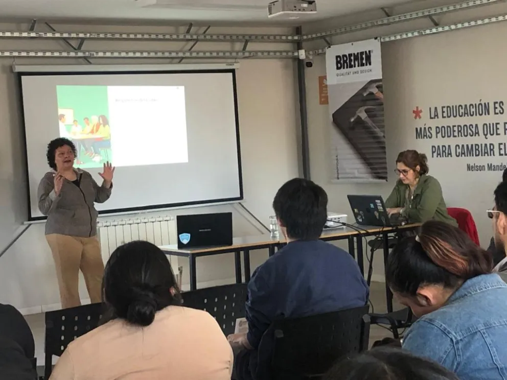 Pre clase informativa sobre próximo curso de Formación Profesional de Ventas en Ferreterías