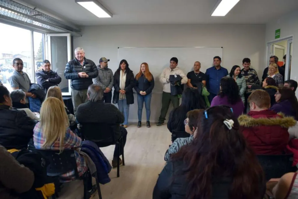 Cortés dialogó con los referentes de las Juntas Vecinales