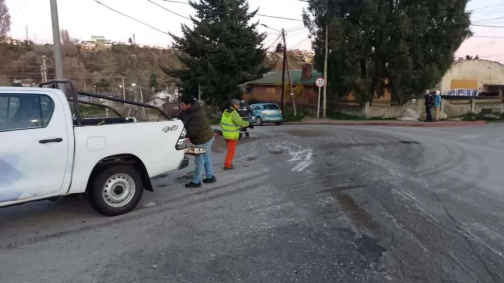 El Municipio realizó el operativo para el despeje de hielo de las principales calles