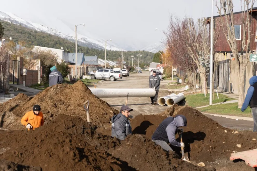 El Municipio construye un nuevo pluvial en el barrio 130 viviendas