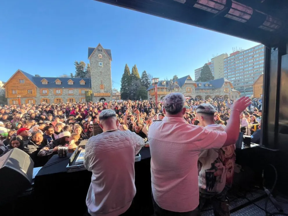 Más de 3000 egresados disfrutaron de la Fiesta de la Primavera en Bariloche