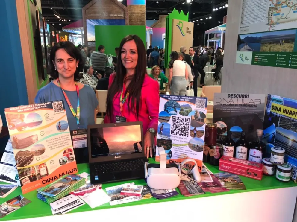 Dina Huapi promociona sus bellezas naturales en la Feria Internacional de Turismo 2024