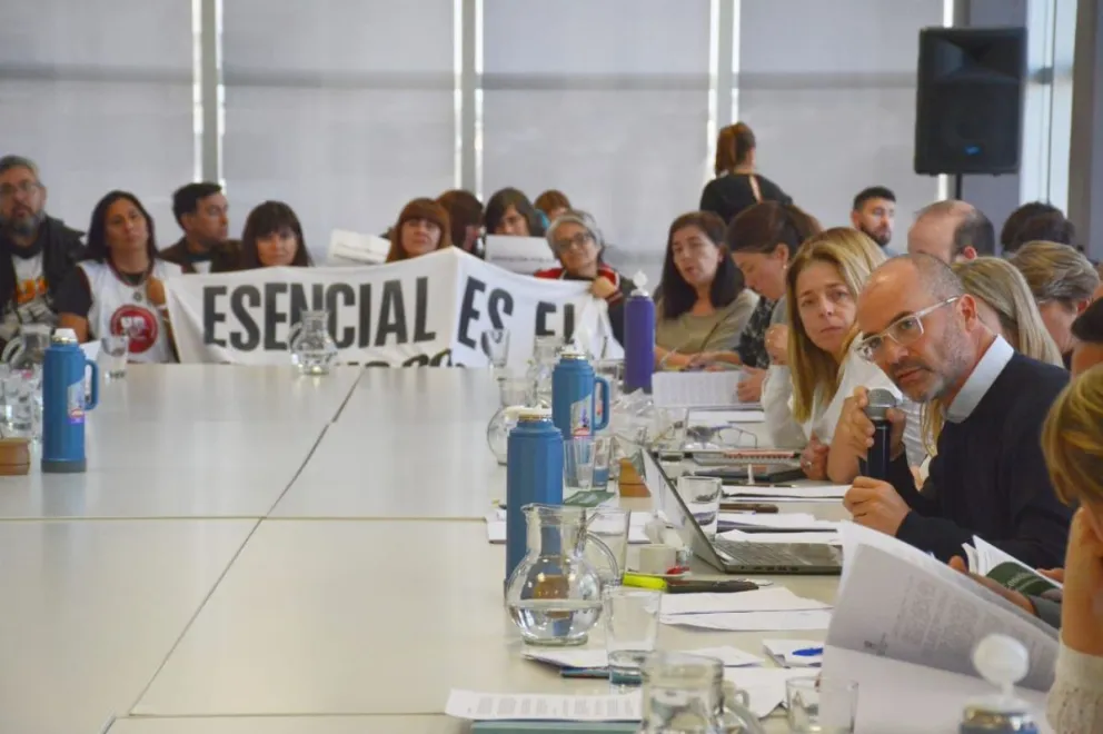 Avanza en la Legislatura el proyecto para que las escuelas tengan guardias mínimas en caso de huelga