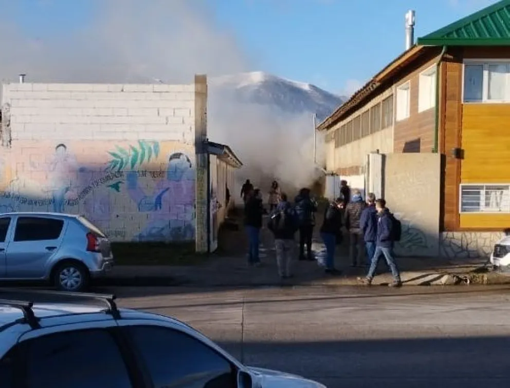 Un incendio afectó el sector de carpintería del Corralón Municipal