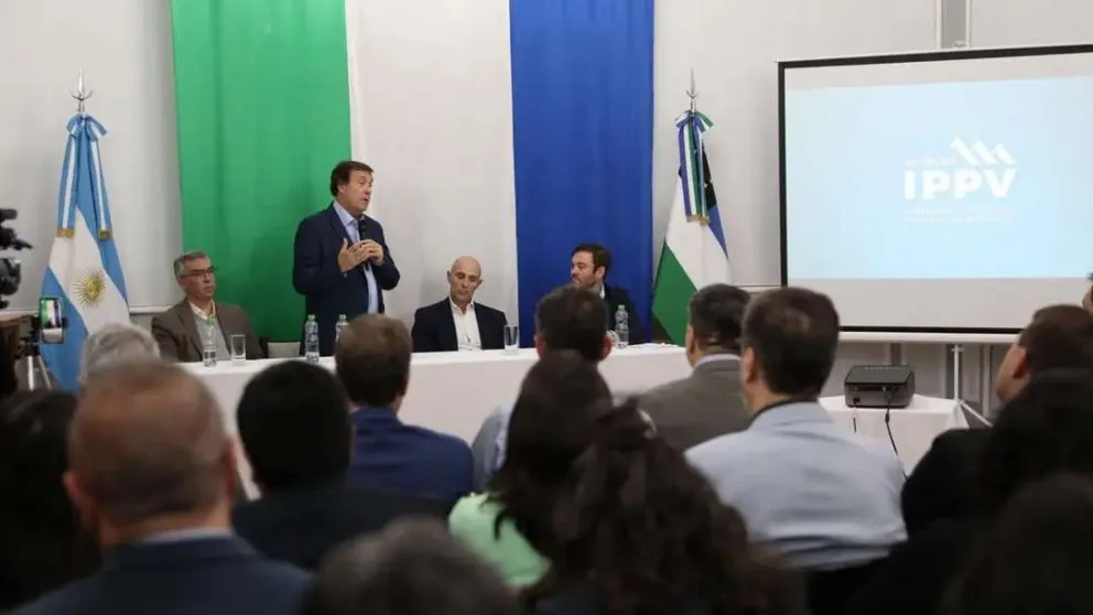 Weretilneck puso en marcha un ambicioso plan provincial de obra pública