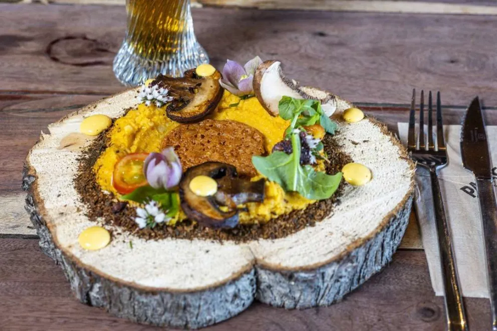 Cerveza Patagonia se suma a Bariloche a la Carta con un menú especial de Pablo Buzzo