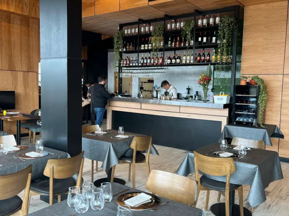 Collins Bar & Grill: fusión de tradición americana con sabor patagónico