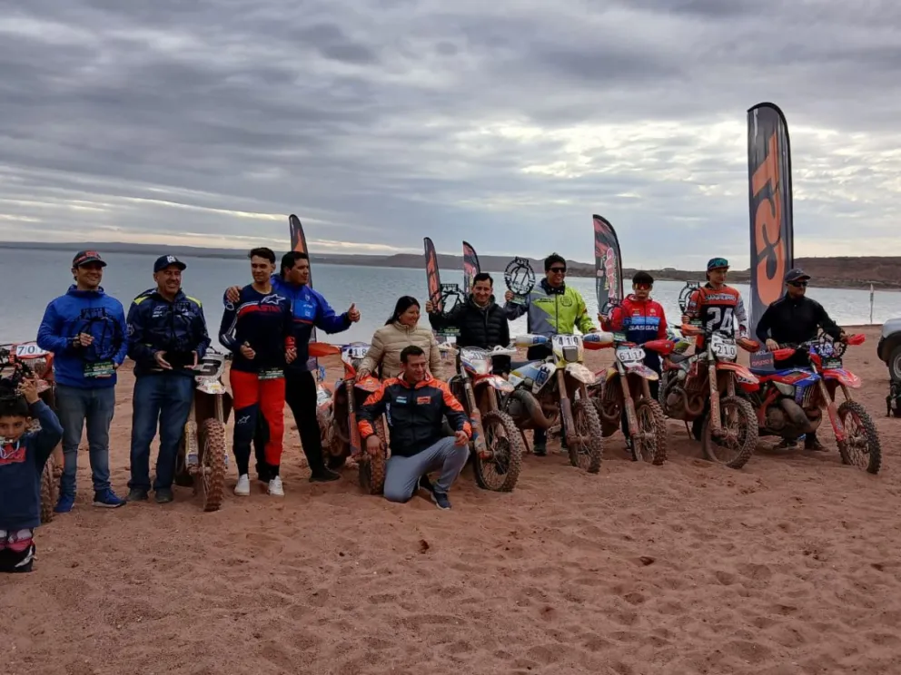 Pilotos barilochenses subieron al podio en la fecha del Enduro APE      
