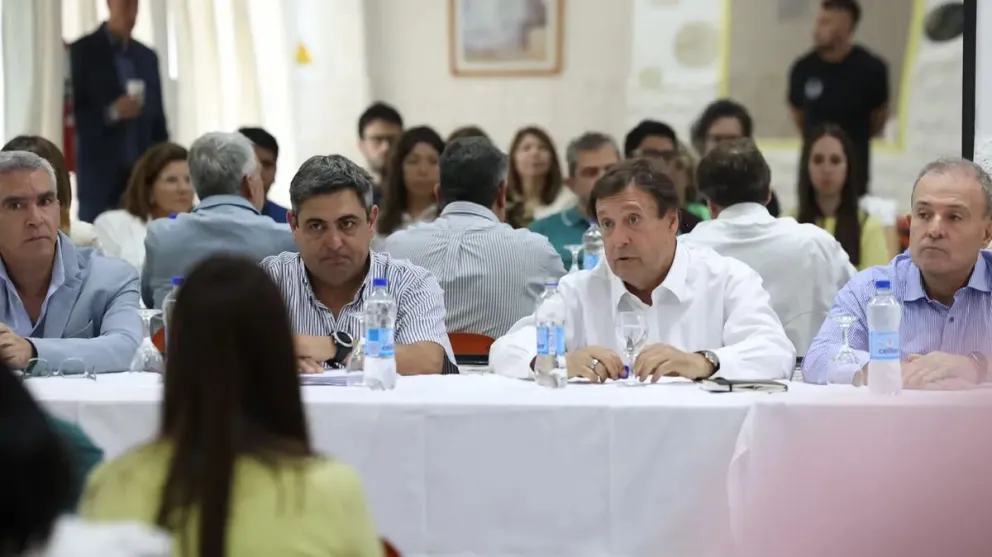 Thalasselis se reunió con los 36 directores de los hospitales rionegrinos