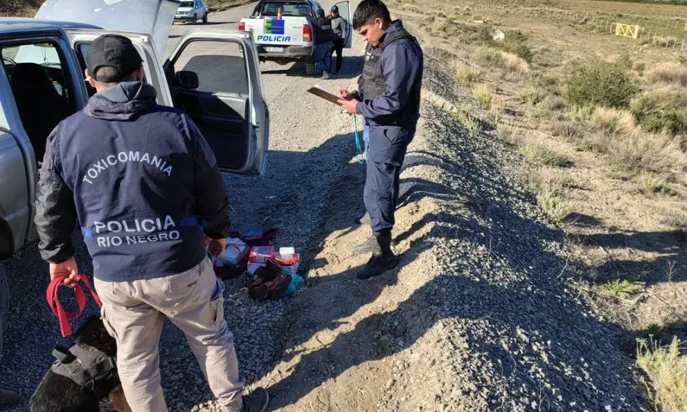 Secuestaron más de 2 kilos de cocaína en un operativo vehicular en Dina Huapi