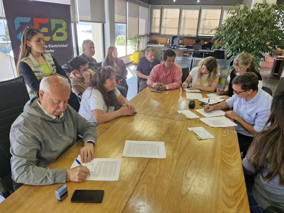 La CEB avanza con obra de cloacas en el barrio Mari Mari