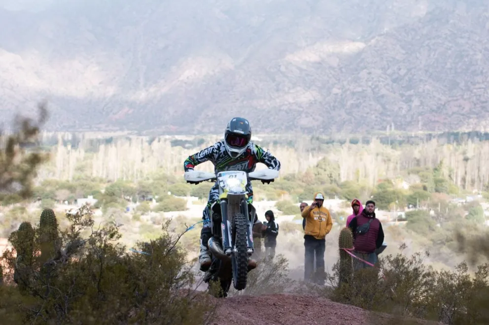 El piloto cordillerano Giovanni Simeoni fue campeón nacional de enduro 
