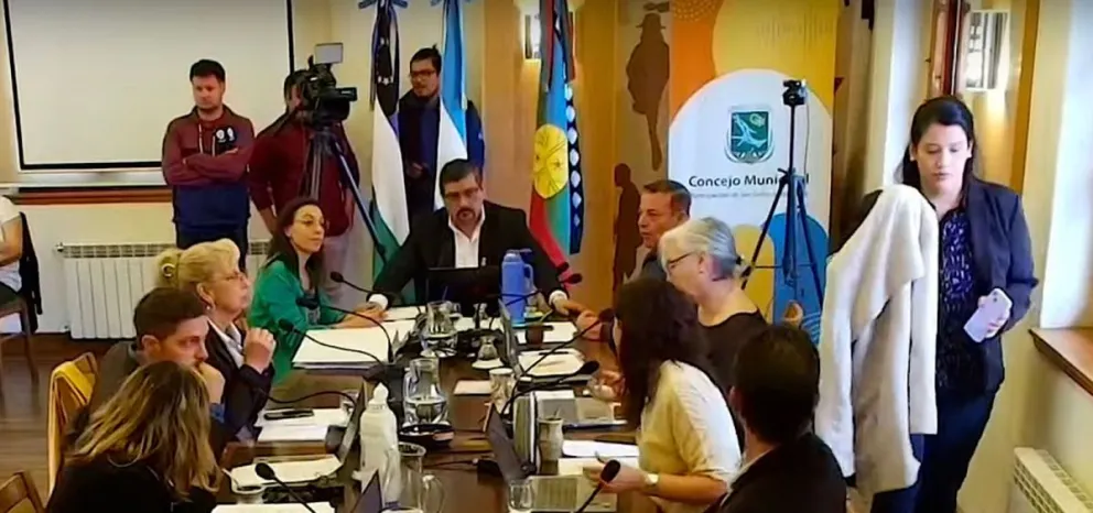 Hercigonja sigue en su banca: el Concejo votó por mayoría que su renuncia "no existió"