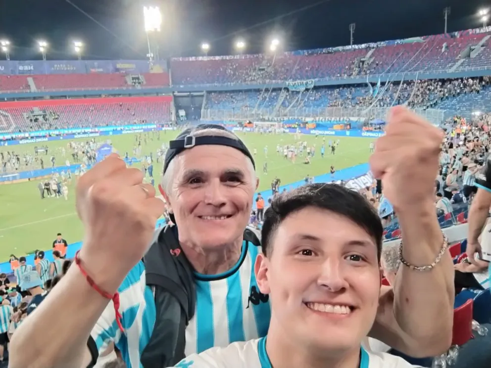 Barilochenses hinchas de Racing y una aventura Sudamericana en Paraguay 