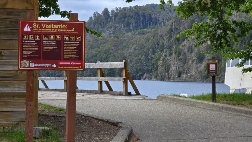 Por fuertes vientos cierran senderos en Villa La Angostura